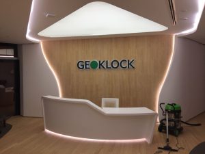 geoklock-athiewohnrath-letra-caixa-dois2-comunicacaovisual-02